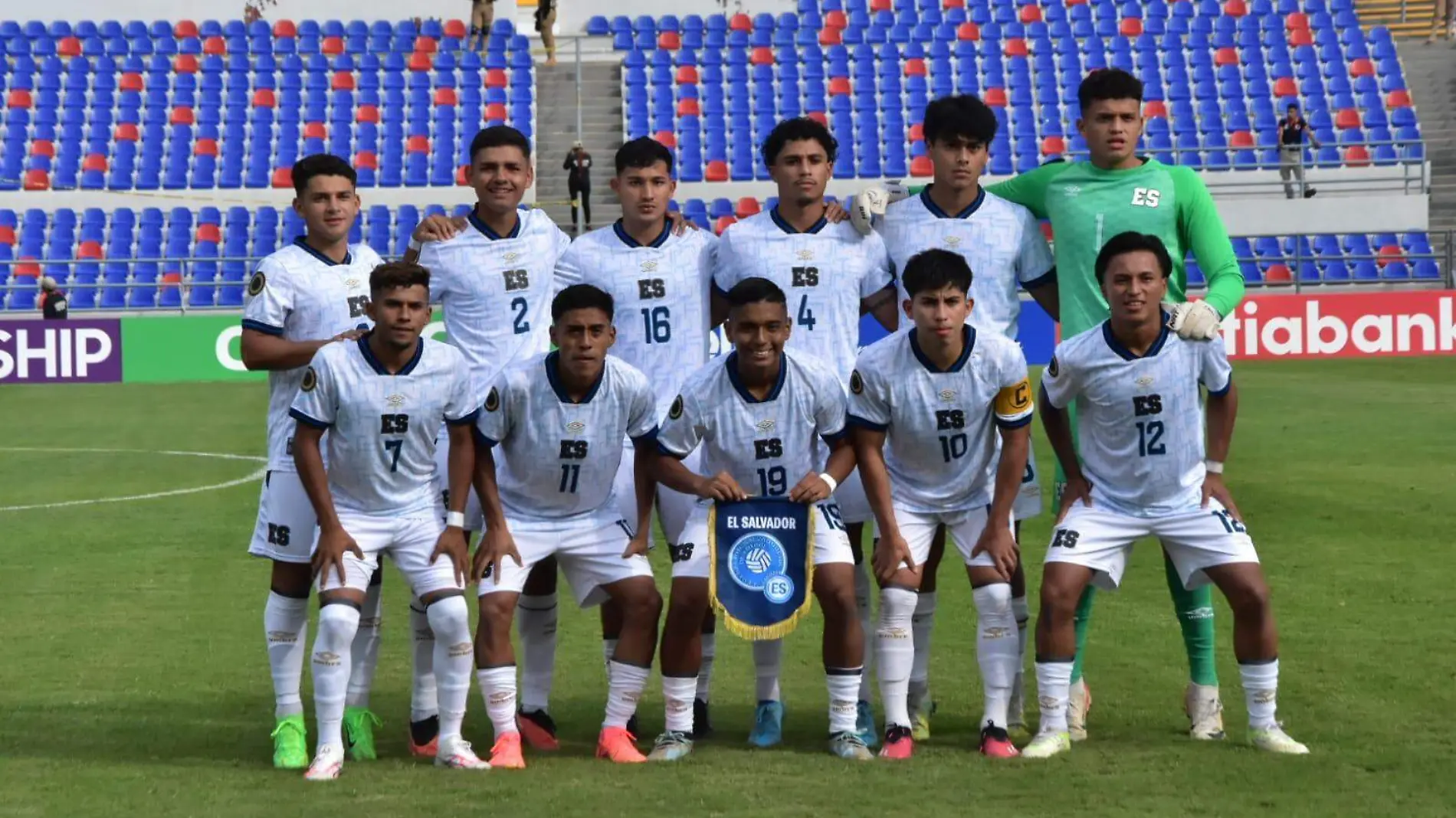 Victoria de El Salvador en el primer partido del Campeonato Sub 20 de la Concacaf (1)